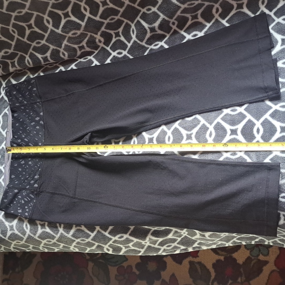 Lululemon Athletica cropped capri workout pants Black Size 8